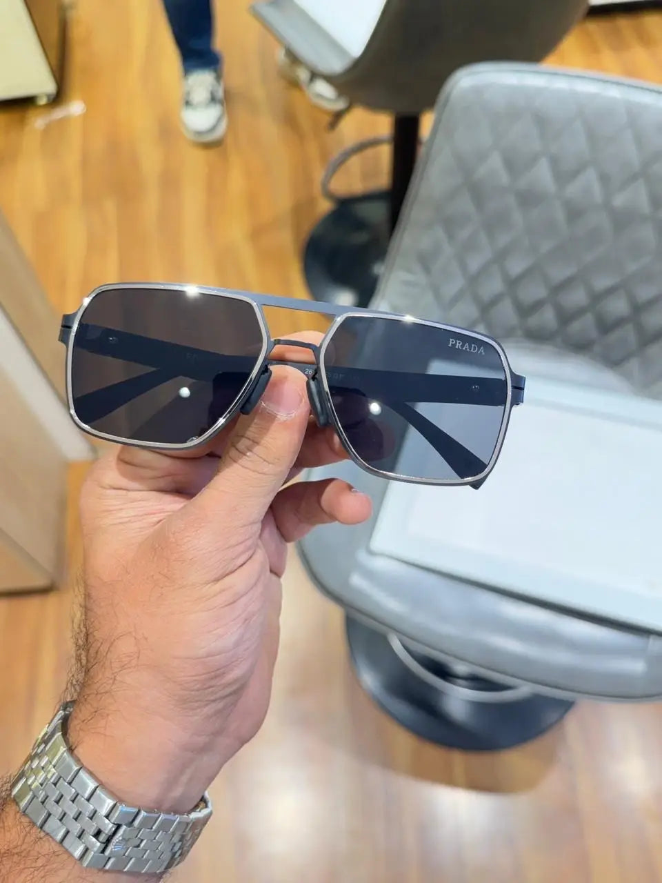 Pr_4da_2601_Silver_Black Premium Shades