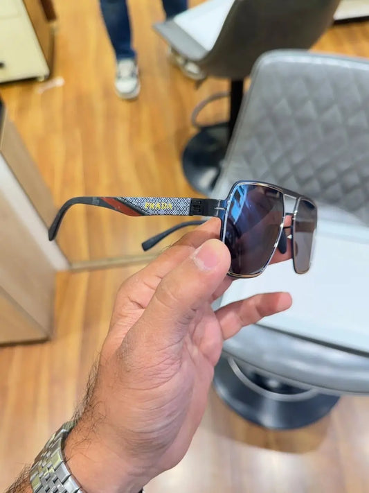 Pr_4da_2601_Silver_Black Premium Shades